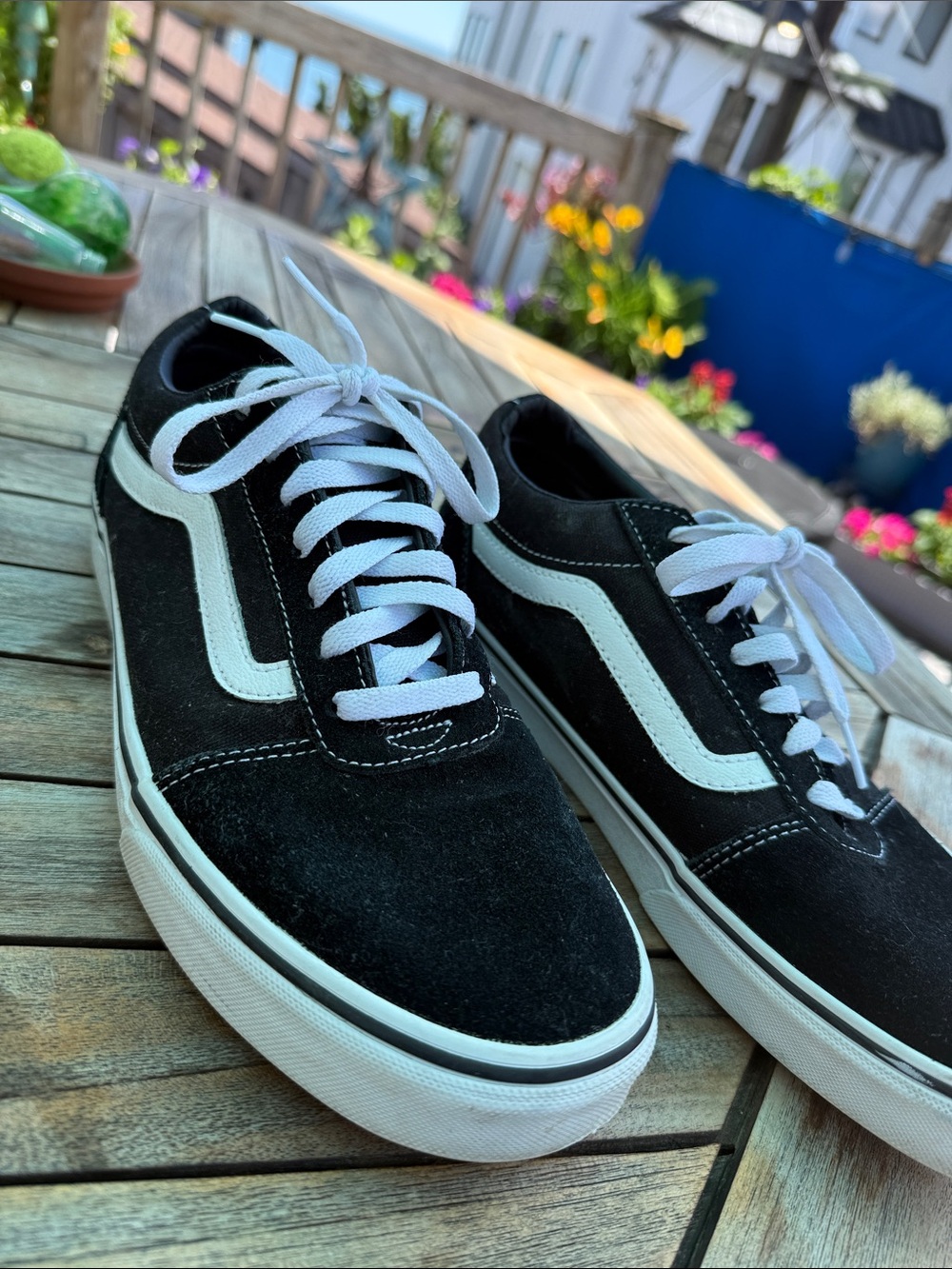 Vans Classic sueded Black & White Low Top Sneakers